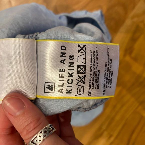 Alife and Kickin Pants 'Jane' Light Denim Blue Jean Shorts Size Large - Picture 10 of 16